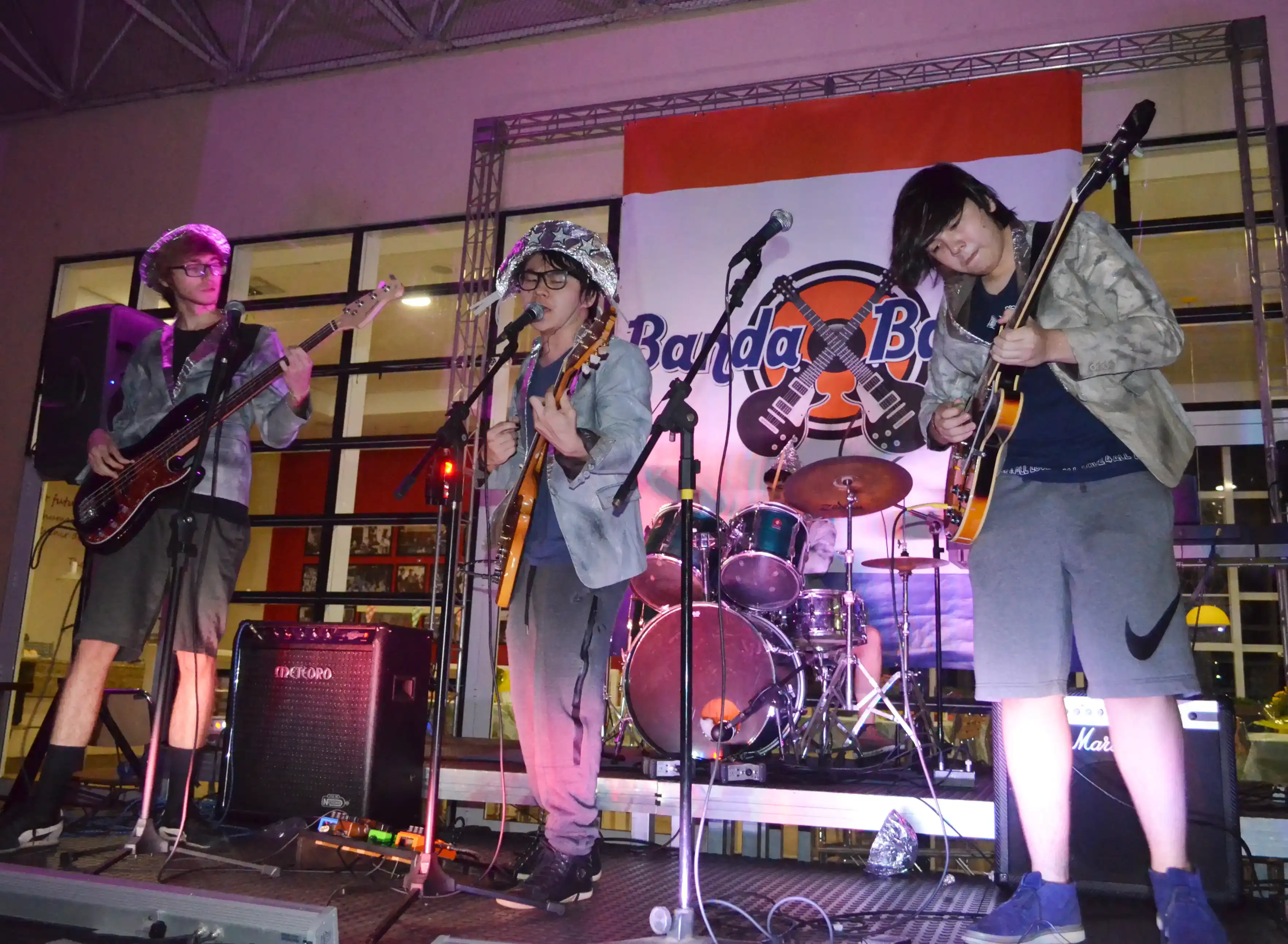 A banda Altos e Baixos (Panamby), representando o CVPS
